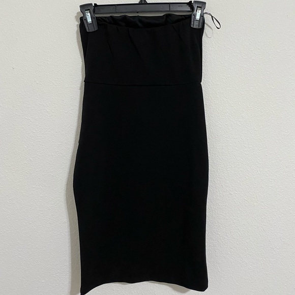 Fashion Nova Black Tube Mini Dress 🖤 - Picture 6 of 7